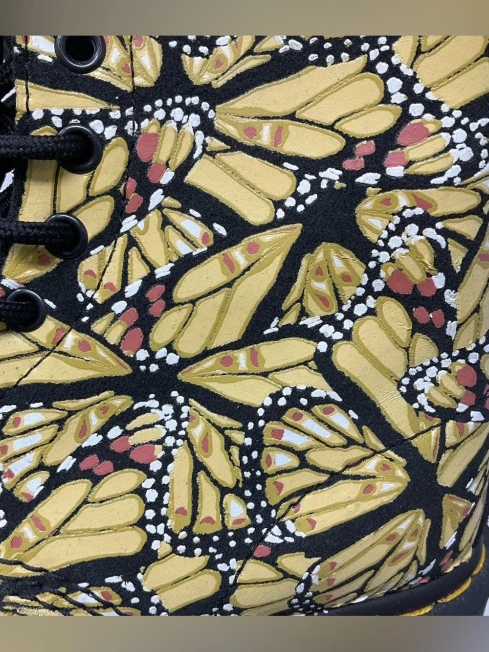 NWOT Dr. Martens 1460 Monarch Butterfly Yellow Black 8-Eye Boots Women's Size 7